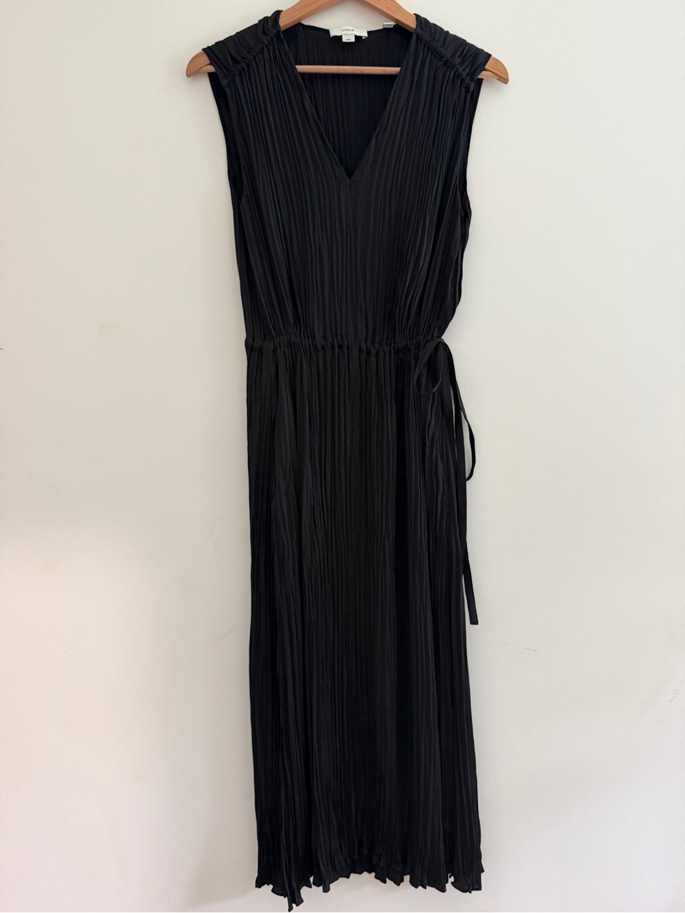 Vince Silky Crepe Style Sleeveless Black Pleated Midi Dress Cinch Waist M